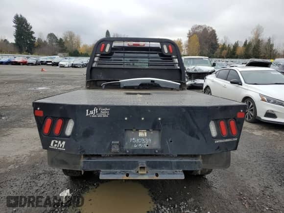 2006 Chevrolet Silverado 3500 SRW Wrk Trk z VIN 1GCHK33D06F193124, wystawiony jako Copart lot #82371274 z przebiegiem 187 087 mil mil oraz Szkoda całkowita • Salvage title. Historia ofert i sprzedaży dostępna na DreamBid. Obrazek 6.