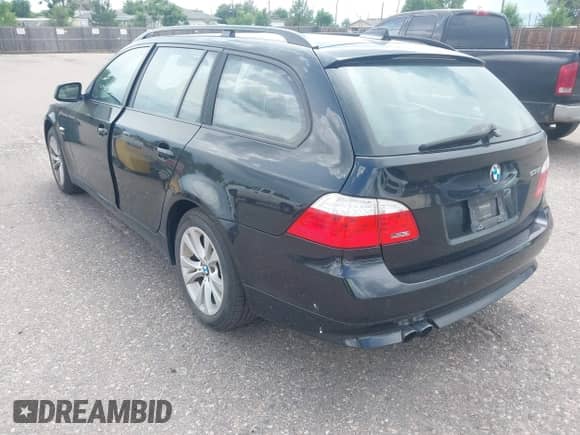 2010 BMW 5 Series 535i xDrive z VIN WBAPT7C50AC237574, wystawiony jako IAAI lot #42642477 z przebiegiem 158 376 mil mil oraz . Historia ofert i sprzedaży dostępna na DreamBid. Obrazek 3.