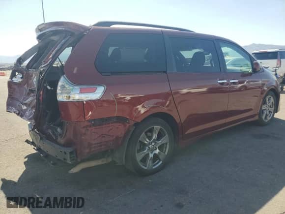 2018 Toyota Sienna SE with VIN 5TDXZ3DC0JS950948, listed as a Copart auction lot 63802665 with 128,342 mi miles and Salvage title. Bid and sale history available at DreamBid. Image 3.