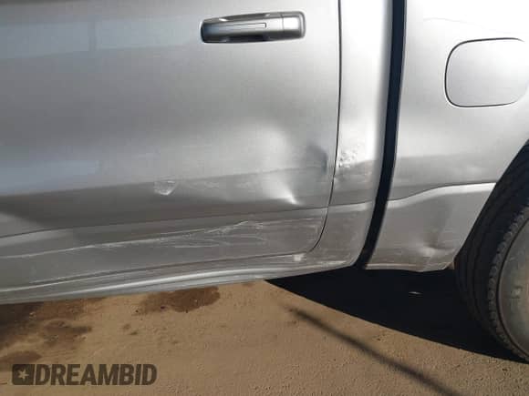 2020 Ram 1500 Big Horn z VIN 1C6RREFT9LN226953, wystawiony jako IAAI lot #41433603 z przebiegiem 130 350 mil mil oraz . Historia ofert i sprzedaży dostępna na DreamBid. Obrazek 18.