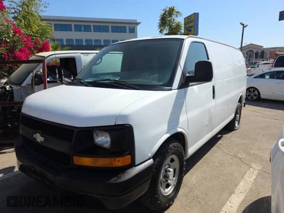 2007 Chevrolet Express Cargo с VIN 1GCFG15X071102744, выставлен на аукционе Copart как лот 86501815 с пробегом 286 966 миль миль и Списание • Salvage title. История ставок и продаж доступна на DreamBid. Изображение 2.