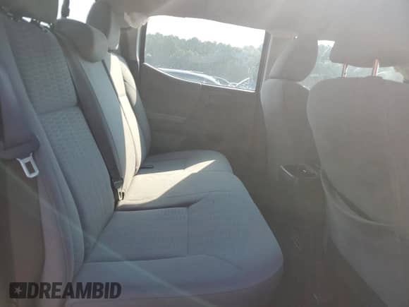 2018 Toyota Tacoma SR с VIN 5TFAX5GN9JX116031, выставлен на аукционе Copart как лот 68101495 с пробегом 113 287 миль миль и Списание • Salvage title. История ставок и продаж доступна на DreamBid. Изображение 10.