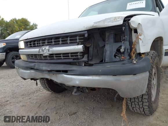 2000 Chevrolet Silverado 1500 LS with VIN 1GCEK19TXYE137190, listed as a IAAI auction lot 43344334 with 248,137 mi miles and . Bid and sale history available at DreamBid. Image 6.