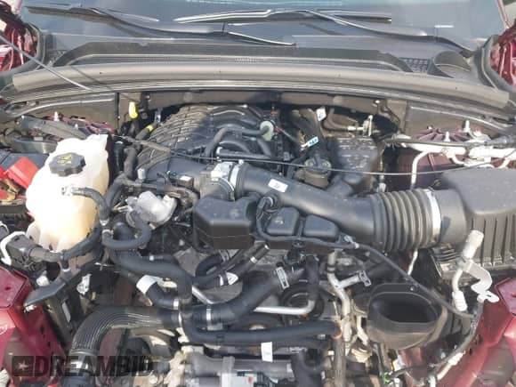 2025 Jeep Grand Cherokee Altitude z VIN 1C4RJHAG5S8657198, wystawiony jako IAAI lot #42146067 z przebiegiem 5 186 mil mil oraz . Historia ofert i sprzedaży dostępna na DreamBid. Obrazek 10.