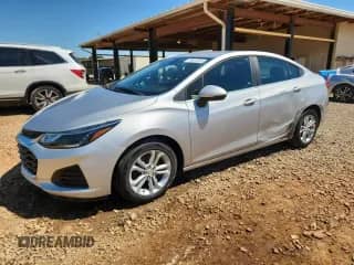 2019 Chevrolet Cruze LT с VIN 1G1BE5SM3K7130963, выставлен на аукционе Copart как лот 70861045 с пробегом 109 520 миль миль и Списание • Salvage title. История ставок и продаж доступна на DreamBid. Изображение 1.