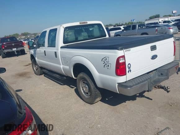 2013 Ford F-250 XL z VIN 1FT7W2B61DEA42440, wystawiony jako IAAI lot #43123924 z przebiegiem 259 908 mil mil oraz . Historia ofert i sprzedaży dostępna na DreamBid. Obrazek 3.