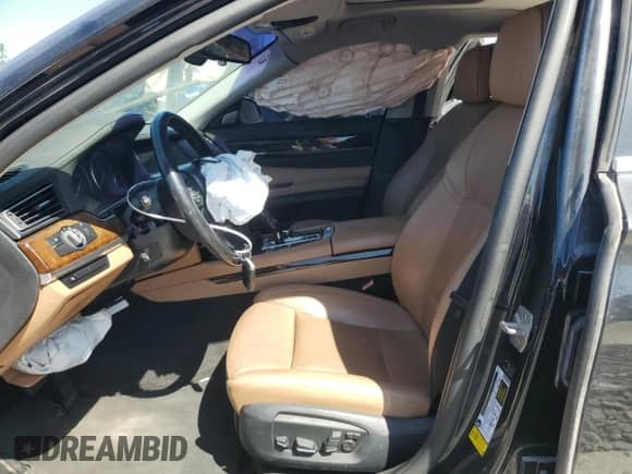 2013 BMW 7 Series 740Li with VIN WBAYE4C54DDW22762, listed as a Copart auction lot 70366125 with 113,536 mi miles and Salvage title. Bid and sale history available at DreamBid. Image 7.