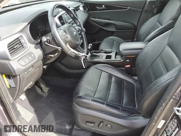 2016 Kia Sorento EX z VIN 5XYPHDA13GG051163, wystawiony jako Copart lot #69766735 z przebiegiem 87 000 mil mil oraz Czysty tytuł • Clean title. Historia ofert i sprzedaży dostępna na DreamBid. Obrazek 7.