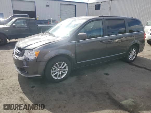 2020 Dodge Grand Caravan SXT z VIN 2C4RDGCG2LR206055, wystawiony jako Copart lot #84045345 z przebiegiem 92 554 mil mil oraz Szkoda całkowita • Salvage title. Historia ofert i sprzedaży dostępna na DreamBid. Obrazek 1.