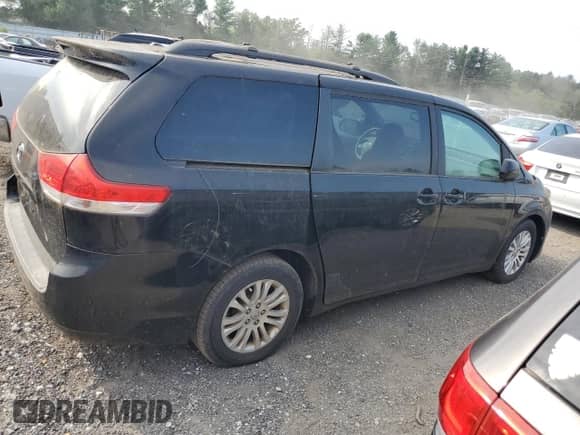 2011 Toyota Sienna XLE AAS with VIN 5TDYK3DC5BS098350, listed as a Copart auction lot 66857455 with 213,996 mi miles and Clean title. Bid and sale history available at DreamBid. Image 3.