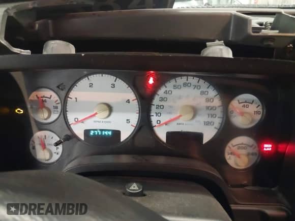 2003 Dodge 2500 ST z VIN 3D7KU28C03G819541, wystawiony jako IAAI lot #42004477 z przebiegiem 277 144 mil mil oraz . Historia ofert i sprzedaży dostępna na DreamBid. Obrazek 7.
