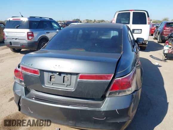 2012 Honda Accord LX с VIN 1HGCP2F33CA075314, выставлен на аукционе IAAI как лот 43391792 с пробегом 161 918 миль миль и . История ставок и продаж доступна на DreamBid. Изображение 16.