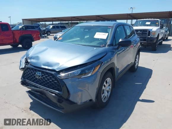 2025 Toyota Corolla Cross L with VIN 7MUAAAAG4SV120764, listed as a IAAI auction lot 43127261 with 6,567 mi miles and . Bid and sale history available at DreamBid. Image 2.