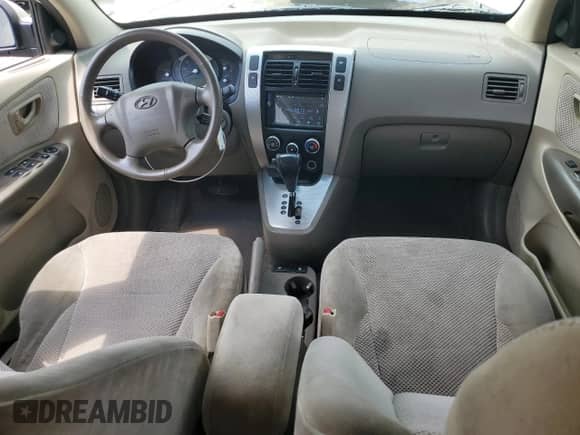 2008 Hyundai Tucson SE с VIN KM8JN12D68U853174, выставлен на аукционе Copart как лот 70909065 с пробегом 117 897 миль миль и Списание • Salvage title. История ставок и продаж доступна на DreamBid. Изображение 8.