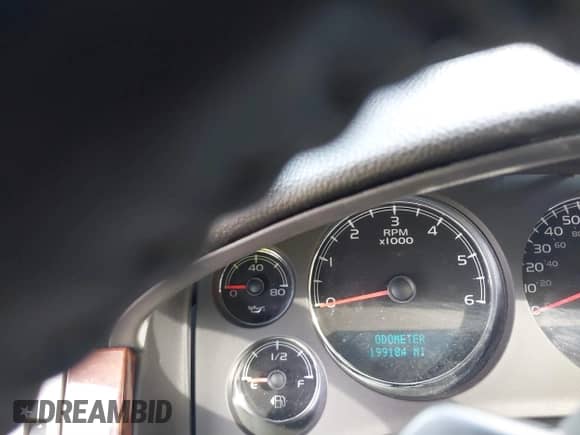 2008 Chevrolet Tahoe LTZ с VIN 1GNFC13068R109953, выставлен на аукционе IAAI как лот 41511683 с пробегом 199 184 миль миль и . История ставок и продаж доступна на DreamBid. Изображение 15.