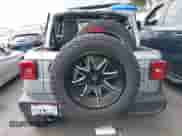 2021 Jeep Wrangler Unlimited 80th Anniversary z VIN 1C4HJXDG8MW519073, wystawiony jako IAAI lot #42666840 z przebiegiem 59 048 mil mil oraz . Historia ofert i sprzedaży dostępna na DreamBid. Obrazek 17.