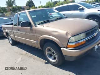 2002 Chevrolet S-10 LS с VIN 1GCCS19W228136090, выставлен на аукционе IAAI как лот 42666846 с пробегом 93 046 миль миль и . История ставок и продаж доступна на DreamBid. Изображение 1.
