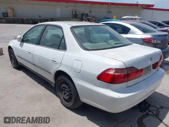 2000 Honda Accord LX с VIN 1HGCG1640YA067195, выставлен на аукционе IAAI как лот 42316640 с пробегом 214 225 миль миль и . История ставок и продаж доступна на DreamBid. Изображение 3.