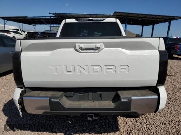 2023 Toyota Tundra Limited Hybrid z VIN 5TFJC5DBXPX022688, wystawiony jako Copart lot #72735774 z przebiegiem Nie podano mil oraz Szkoda całkowita • Salvage title. Historia ofert i sprzedaży dostępna na DreamBid. Obrazek 6.