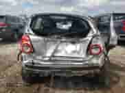 2011 Chevrolet Aveo 1LT z VIN KL1TD6DE3BB199294, wystawiony jako Copart lot #55754725 z przebiegiem 52 606 mil mil oraz Szkoda całkowita • Salvage title. Historia ofert i sprzedaży dostępna na DreamBid. Obrazek 6.