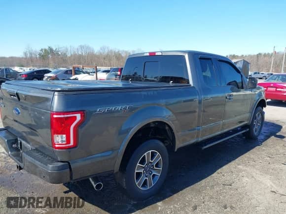 2017 Ford F-150 XL z VIN 1FTFX1EF9HKE56619, wystawiony jako IAAI lot #41802575 z przebiegiem 128 051 mil mil oraz . Historia ofert i sprzedaży dostępna na DreamBid. Obrazek 4.