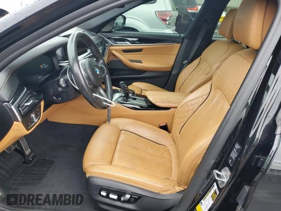 2019 BMW 5 Series M550i xDrive с VIN WBAJB9C5XKB464119, выставлен на аукционе Copart как лот 60294545 с пробегом 98 864 миль миль и Списание • Salvage title. История ставок и продаж доступна на DreamBid. Изображение 7.