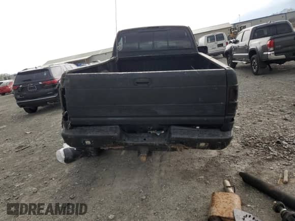 1995 Dodge 1500 с VIN 1B7HF16Z5SS237801, выставлен на аукционе Copart как лот 52427075 с пробегом 148 195 миль миль и На запчасти • Non repairable. История ставок и продаж доступна на DreamBid. Изображение 6.