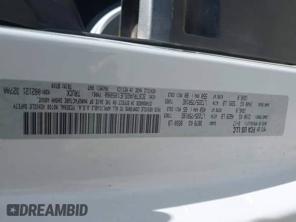 2018 Ram ProMaster Cargo z VIN 3C6TRVAG5JE105080, wystawiony jako IAAI lot #42824369 z przebiegiem 243 655 mil mil oraz . Historia ofert i sprzedaży dostępna na DreamBid. Obrazek 9.