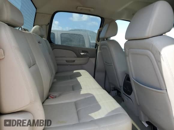 2009 Chevrolet Silverado 1500 LTZ с VIN 3GCEK33339G266158, выставлен на аукционе Copart как лот 63323635 с пробегом 256 933 миль миль и Списание • Salvage title. История ставок и продаж доступна на DreamBid. Изображение 10.