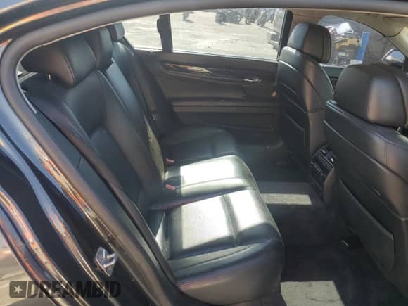 2011 BMW 7 Series 750Li z VIN WBAKB8C59BCY66948, wystawiony jako Copart lot #76837444 z przebiegiem 123 888 mil mil oraz Szkoda całkowita • Salvage title. Historia ofert i sprzedaży dostępna na DreamBid. Obrazek 10.