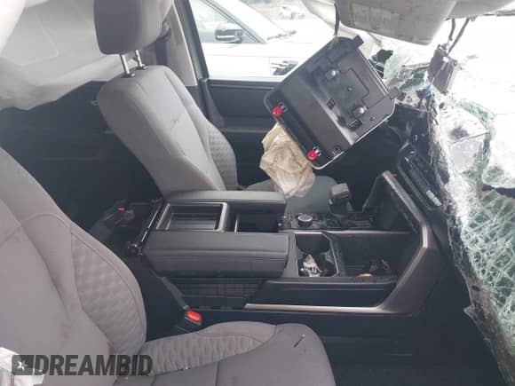 2024 Toyota Tundra SR5 с VIN 5TFLA5DB6RX182522, выставлен на аукционе IAAI как лот 43048617 с пробегом 17 236 миль миль и . История ставок и продаж доступна на DreamBid. Изображение 5.