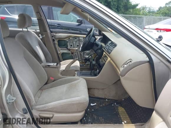 1996 Honda Accord LX with VIN 1HGCD563XTA152271, listed as a IAAI auction lot 42864789 with 268,002 mi miles and . Bid and sale history available at DreamBid. Image 5.