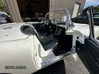 1958 Chevrolet Corvette с VIN J58S108846, выставлен на аукционе Copart как лот 84818515 с пробегом 15 004 миль миль и Чистый • Clean title. История ставок и продаж доступна на DreamBid. Изображение 5.
