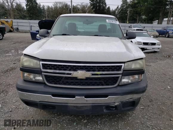 2006 Chevrolet Silverado 1500 Work Truck с VIN 3GCEC14V26G151645, выставлен на аукционе Copart как лот 49298165 с пробегом 107 504 миль миль и Списание • Salvage title. История ставок и продаж доступна на DreamBid. Изображение 5.