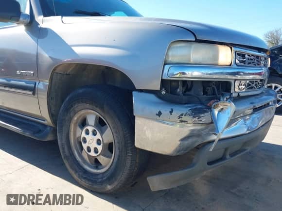 2001 Chevrolet Tahoe LS with VIN 1GNEC13T61J255280, listed as a IAAI auction lot 41663698 with 298,456 mi miles and . Bid and sale history available at DreamBid. Image 17.