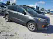 2017 Ford Escape SE z VIN 1FMCU9GD3HUC39198, wystawiony jako Copart lot #90023225 z przebiegiem 150 567 mil mil oraz Czysty tytuł • Clean title. Historia ofert i sprzedaży dostępna na DreamBid. Obrazek 4.
