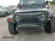 2001 Jeep Wrangler SE with VIN 1J4FA29P41P328835, listed as a Copart auction lot 68713745 with 274,578 mi miles and Clean title. Bid and sale history available at DreamBid. Image 13.