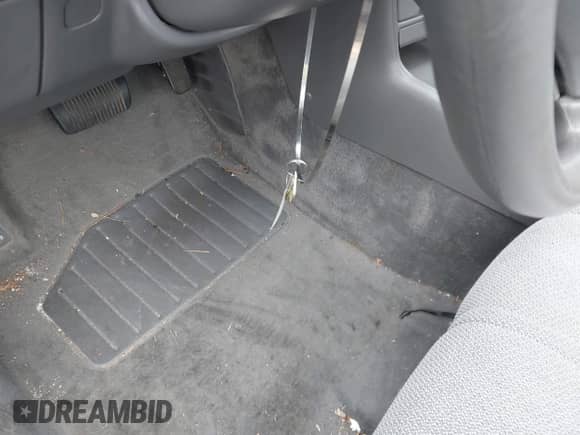 1994 Toyota Camry LE z VIN 4T1SK12E4RU439415, wystawiony jako IAAI lot #42246497 z przebiegiem 82 524 mil mil oraz . Historia ofert i sprzedaży dostępna na DreamBid. Obrazek 11.