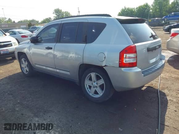 2008 Jeep Compass Sport с VIN 1J8FT47008D789312, выставлен на аукционе IAAI как лот 42984269 с пробегом 125 557 миль миль и . История ставок и продаж доступна на DreamBid. Изображение 3.