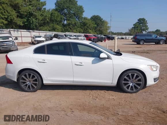 2014 Volvo S60 T6 with VIN YV1902FH3E2274346, listed as a IAAI auction lot 43229130 with 168,321 mi miles and . Bid and sale history available at DreamBid. Image 13.