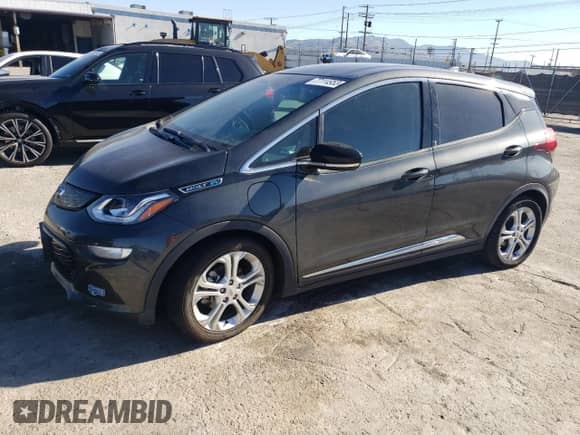 2020 Chevrolet Bolt EV LT z VIN 1G1FY6S08L4118077, wystawiony jako Copart lot #77114953 z przebiegiem 130 603 mil mil oraz . Historia ofert i sprzedaży dostępna na DreamBid. Obrazek 1.
