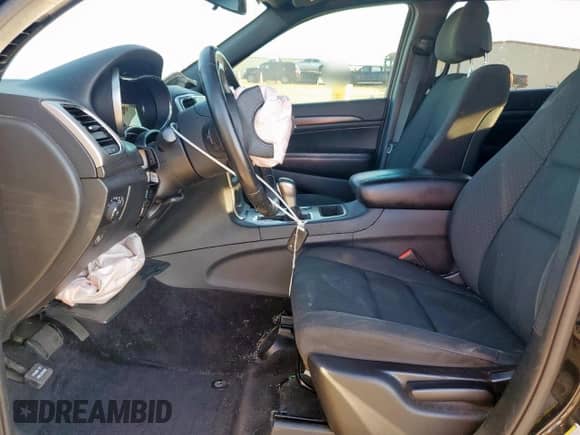 2018 Jeep Grand Cherokee Laredo z VIN 1C4RJEAG9JC429411, wystawiony jako Copart lot #81825445 z przebiegiem Nie podano mil oraz Szkoda całkowita • Salvage title. Historia ofert i sprzedaży dostępna na DreamBid. Obrazek 7.