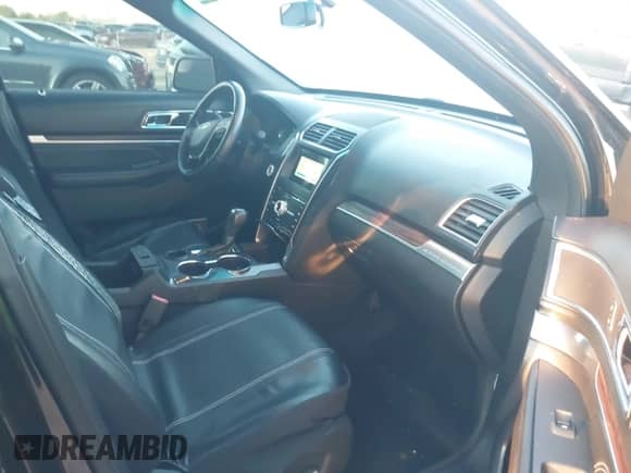 2018 Ford Explorer Limited z VIN 1FM5K7F86JGB66792, wystawiony jako IAAI lot #43188299 z przebiegiem 119 609 mil mil oraz . Historia ofert i sprzedaży dostępna na DreamBid. Obrazek 5.