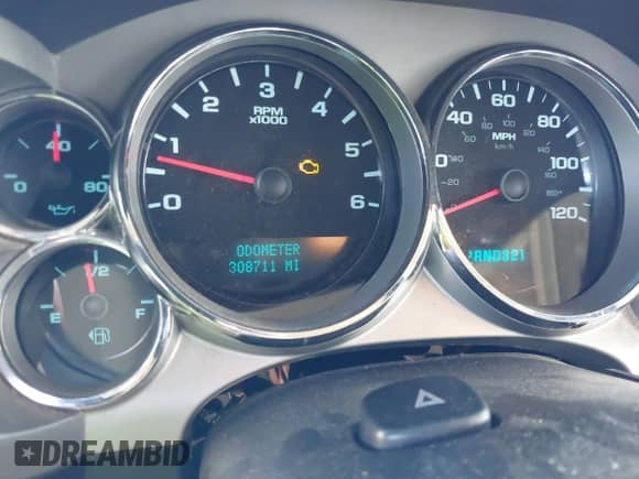 2008 Chevrolet Silverado 1500 2LT with VIN 3GCEC13J68G256142, listed as a IAAI auction lot 43359984 with 308,711 mi miles and . Bid and sale history available at DreamBid. Image 7.