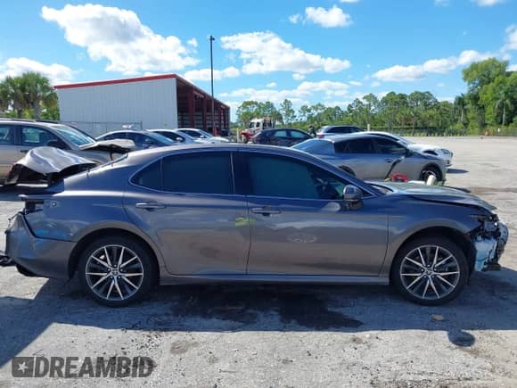 2024 Toyota Camry Hybrid XLE with VIN 4T1F31AK3RU622746, listed as a IAAI auction lot 43455654 with 70,224 mi miles and . Bid and sale history available at DreamBid. Image 12.