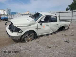 2018 Ram 1500 Laramie z VIN 1C6RR7NT4JS180492, wystawiony jako Copart lot #70473225 z przebiegiem Nie podano mil oraz Szkoda całkowita • Salvage title. Historia ofert i sprzedaży dostępna na DreamBid. Obrazek 1.