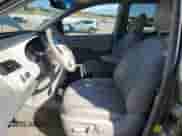 2012 Toyota Sienna XLE с VIN 5TDDK3DC3CS046151, выставлен на аукционе Copart как лот 82137995 с пробегом 182 499 миль миль и Списание • Salvage title. История ставок и продаж доступна на DreamBid. Изображение 7.