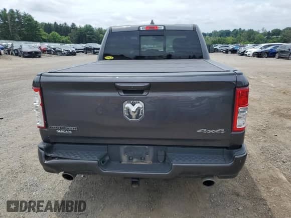 2021 Ram 1500 Big Horn z VIN 1C6SRFFT7MN826217, wystawiony jako Copart lot #64790685 z przebiegiem 86 772 mil mil oraz Szkoda całkowita • Salvage title. Historia ofert i sprzedaży dostępna na DreamBid. Obrazek 6.