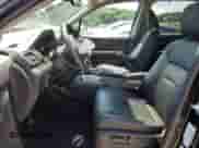 2022 Honda Pilot Touring 7-Passenger z VIN 5FNYF6H62NB057161, wystawiony jako Copart lot #56423864 z przebiegiem Nie podano mil oraz Szkoda całkowita • Salvage title. Historia ofert i sprzedaży dostępna na DreamBid. Obrazek 7.