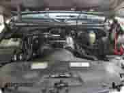 1999 GMC Sierra 1500 z VIN 1GTEK14W7XZ528063, wystawiony jako Copart lot #58767905 z przebiegiem 104 137 mil mil oraz Czysty tytuł • Clean title. Historia ofert i sprzedaży dostępna na DreamBid. Obrazek 11.